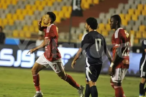 مصدر مقرب من تريزيجيه لـ يلا كورة: لم يقصد جماهير الأهلي بإشارته